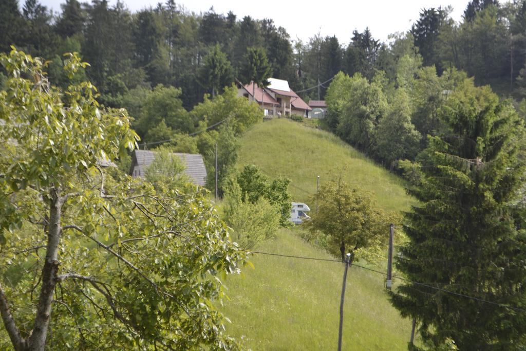 Guest House Kmecki Hram Fortuna Idrija Exterior foto