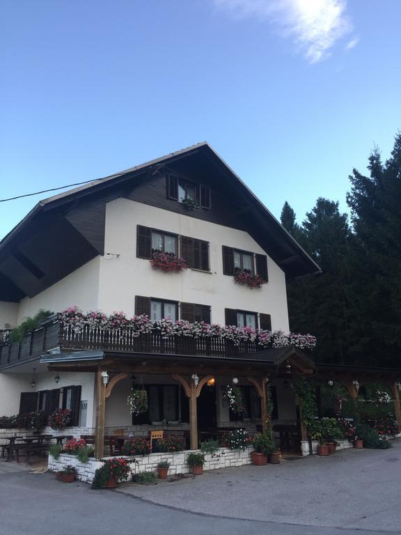 Guest House Kmecki Hram Fortuna Idrija Exterior foto